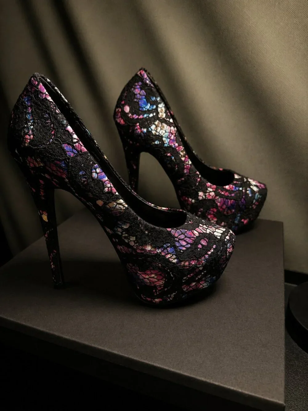 Steve Madden JEZEBEL Black Multi Lace Platform Stiletto Pumps Size 6